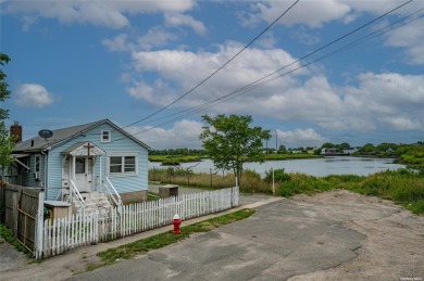 Beach Home For Sale in Lawrence, New York