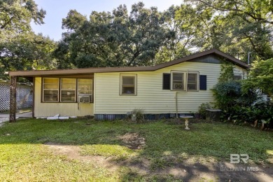 Beach Home Sale Pending in Fairhope, Alabama