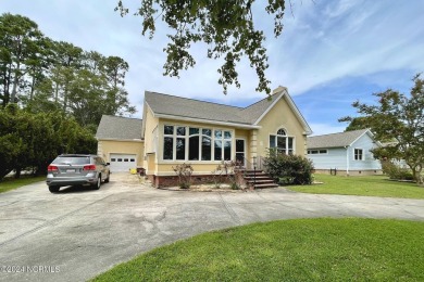 Beach Home For Sale in Oriental, North Carolina