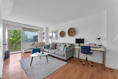 Beach Home Sale Pending in Bronx, New York