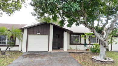 Beach Townhome/Townhouse For Sale in Delray Beach, Florida