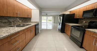 Beach Condo For Sale in Pembroke Pines, Florida