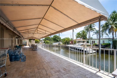 Beach Townhome/Townhouse For Sale in Dania, Florida