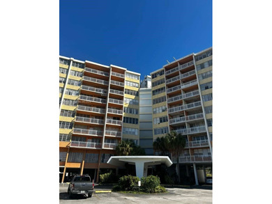 Beach Condo For Sale in North Miami Beach, Florida
