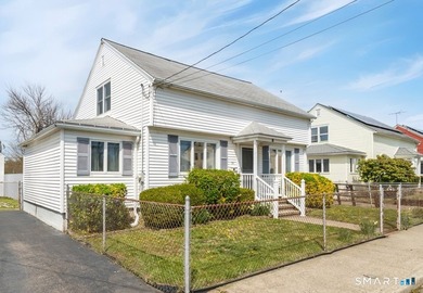 Beach Home Active Under Contract in Milford, Connecticut