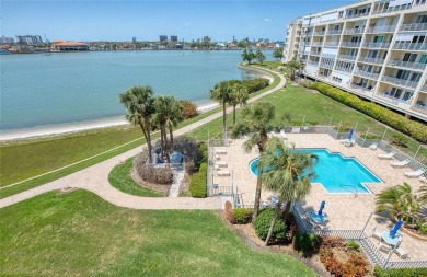 Beach Condo For Sale in South Pasadena, Florida