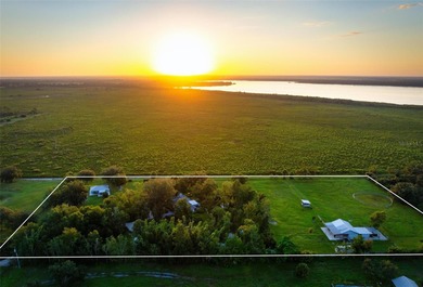 Beach Home Sale Pending in Sarasota, Florida