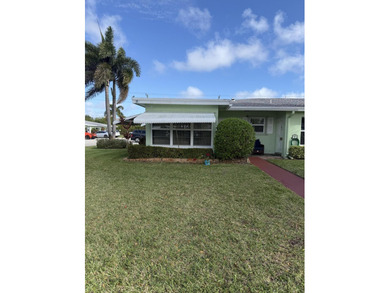 Beach Condo For Sale in Boynton Beach, Florida