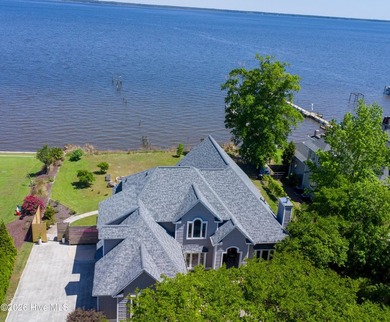 Beach Home For Sale in New Bern, North Carolina