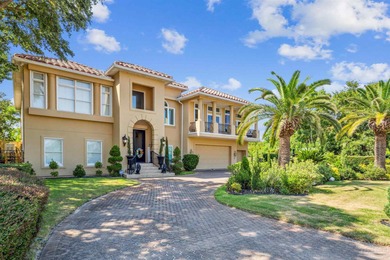 Beach Home For Sale in Gulf Breeze, Florida