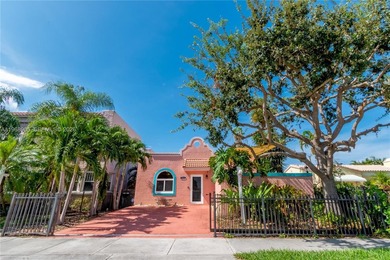 Beach Townhome/Townhouse For Sale in Hollywood, Florida
