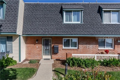 Beach Townhome/Townhouse Active Under Contract in Huntington Beach, California