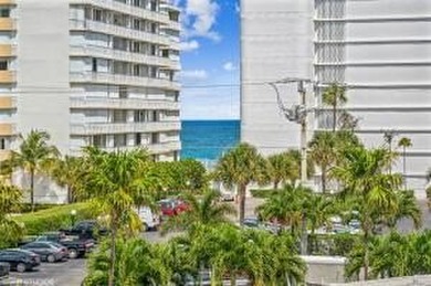 Beach Condo For Sale in South Palm Beach, Florida