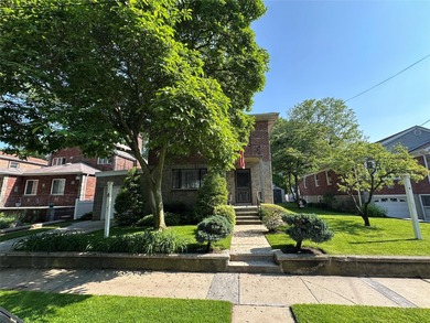 Beach Home Sale Pending in Flushing, New York