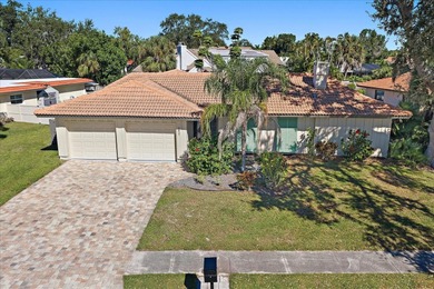 Beach Home For Sale in Sarasota, Florida