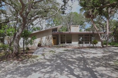 Beach Home Sale Pending in Sarasota, Florida