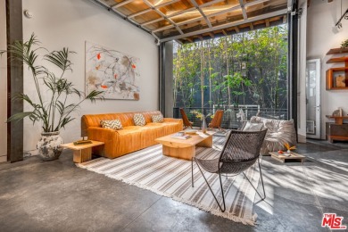 Beach Condo For Sale in Venice, California