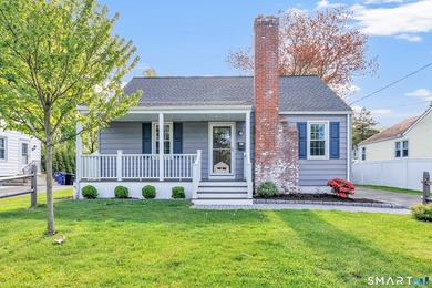 Beach Home Sale Pending in West Haven, Connecticut