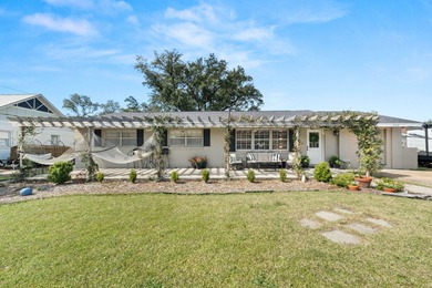 Beach Home Sale Pending in Gulf Breeze, Florida