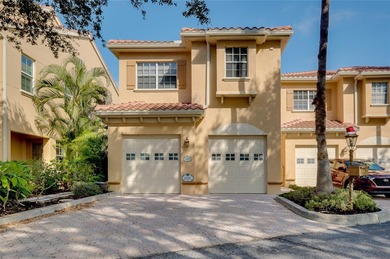 Townhome/Townhouse For Sale in Sarasota image photo picture