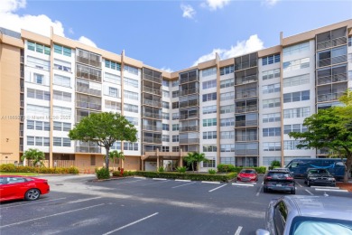 Beach Condo For Sale in Pembroke Pines, Florida