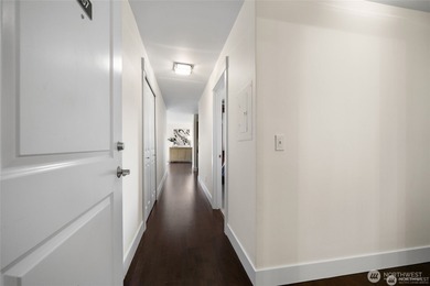 Beach Condo For Sale in Seattle, Washington