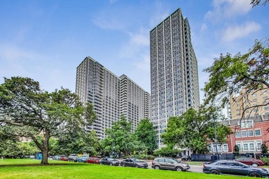 Beach Condo Active Under Contract in Chicago, Illinois