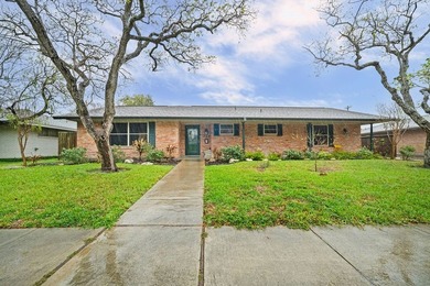 Beach Home For Sale in Corpus Christi, Texas