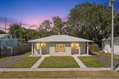 Beach Townhome/Townhouse For Sale in Dania, Florida