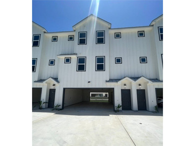 Beach Townhome/Townhouse For Sale in Port Aransas, Texas