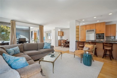 Beach Townhome/Townhouse For Sale in Manhattan Beach, California