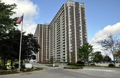 Beach Condo For Sale in Lakewood, Ohio