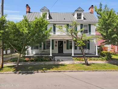 Beach Home For Sale in New Bern, North Carolina
