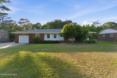 Beach Home Active Under Contract in Wilmington, North Carolina