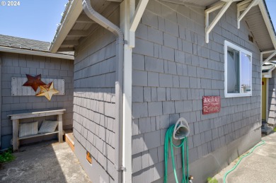 Beach Condo For Sale in Long Beach, Washington