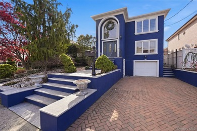 Beach Home For Sale in Malba, New York