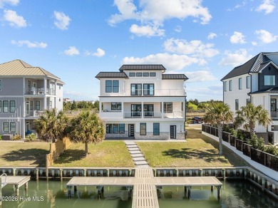 Beach Home For Sale in Morehead City, North Carolina