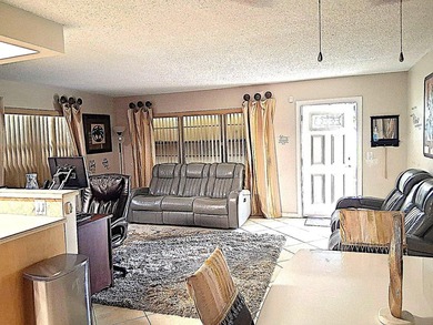 Beach Condo For Sale in West Palm Beach, Florida