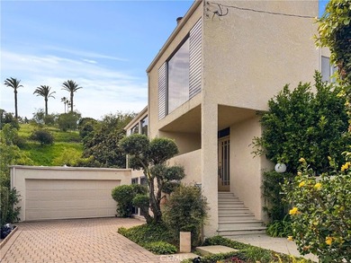 Beach Home Active Under Contract in San Pedro, California