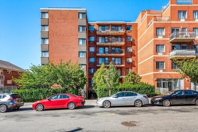 Beach Condo For Sale in Flushing, New York
