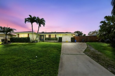 Beach Home For Sale in Palm Beach Gardens, Florida