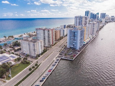 Beach Condo For Sale in Hollywood, Florida