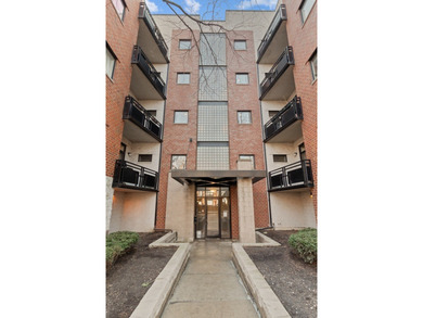 Beach Condo Active Under Contract in Chicago, Illinois