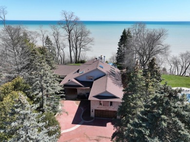 Beach Home For Sale in Fox Point, Wisconsin