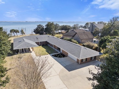 Beach Home For Sale in Mary Esther, Florida