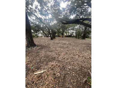 Beach Lot Sale Pending in Fort Walton Beach, Florida