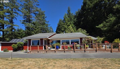 Beach Home For Sale in Gold Beach, Oregon