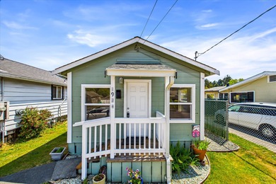 Beach Home For Sale in Eureka, California