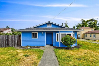 Beach Home For Sale in Eureka, California