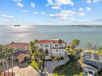 Beach Home For Sale in Dunedin, Florida